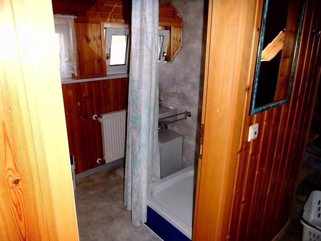Ferienappartement Obrigheim موسباخ الغرفة الصورة