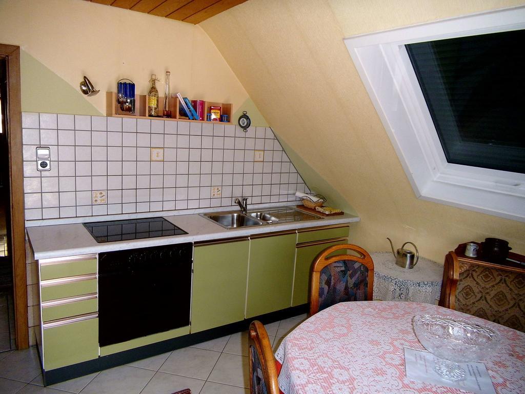 Ferienappartement Obrigheim موسباخ الغرفة الصورة