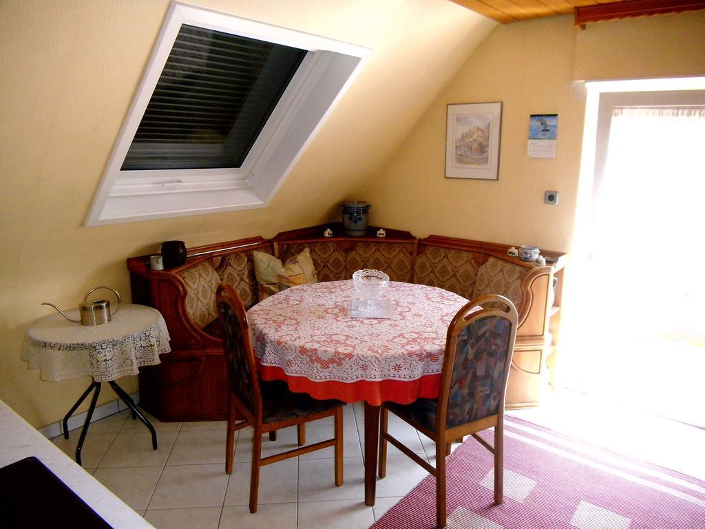 Ferienappartement Obrigheim موسباخ الغرفة الصورة