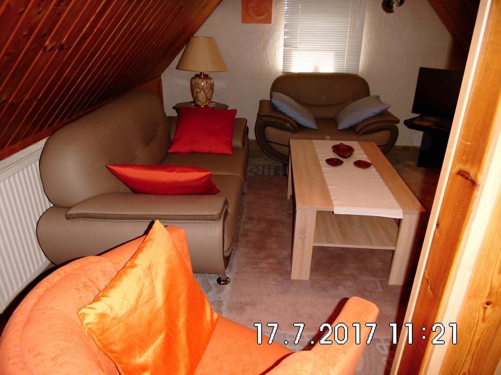Ferienappartement Obrigheim موسباخ المظهر الخارجي الصورة
