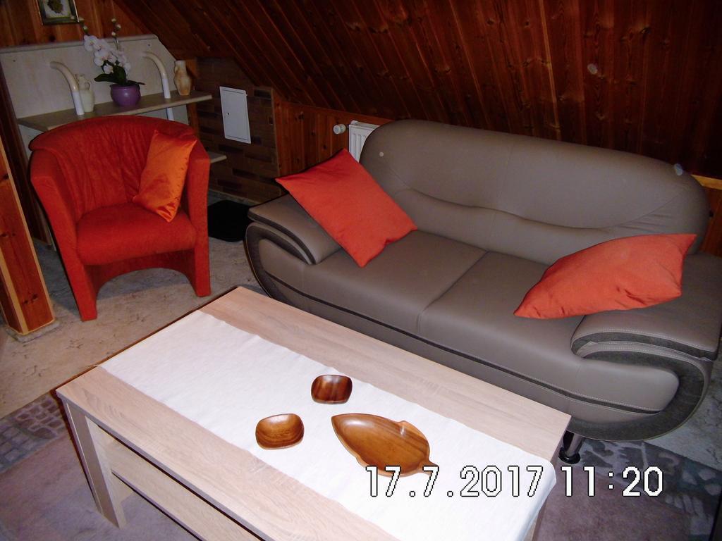 Ferienappartement Obrigheim موسباخ المظهر الخارجي الصورة